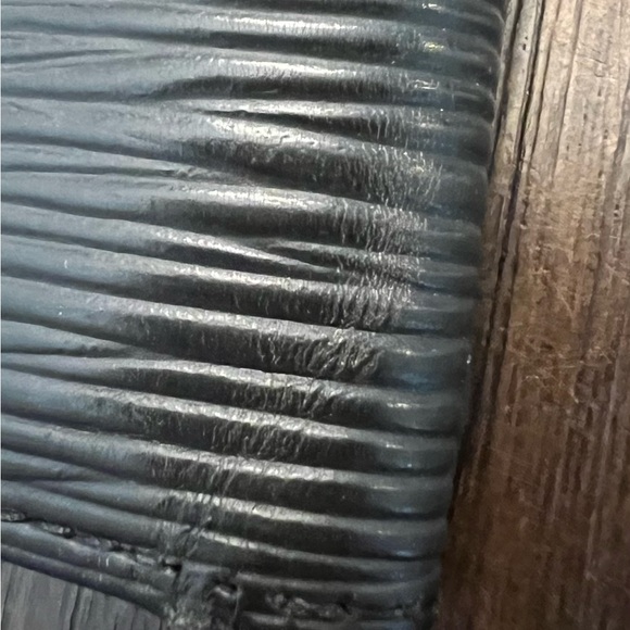 Authentic Vintage Louis Vuitton Black Epi Leather Fold Wallet - Picture 13 of 14